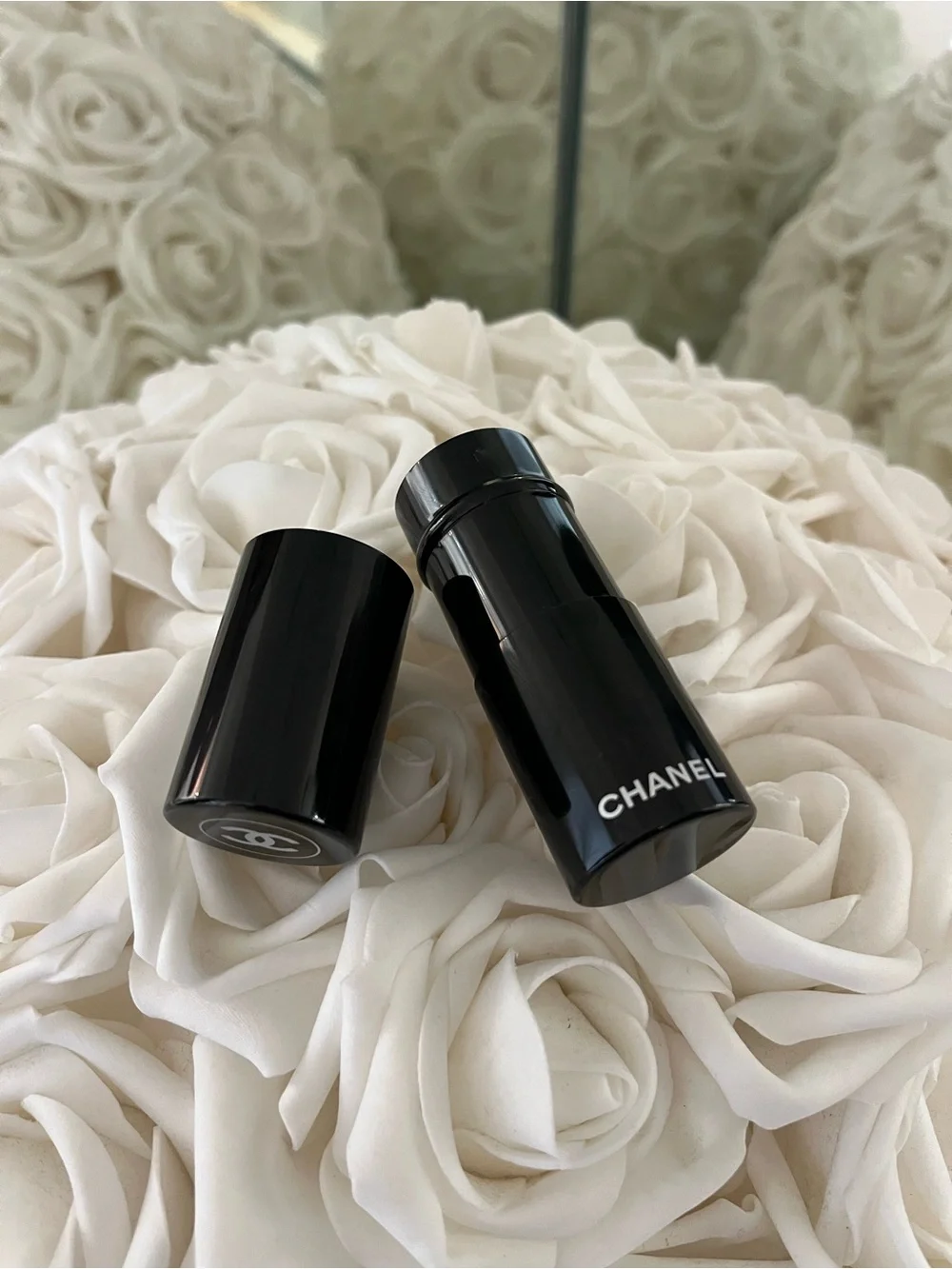 CHANEL Black & Gold Retractable Kabuki Brush